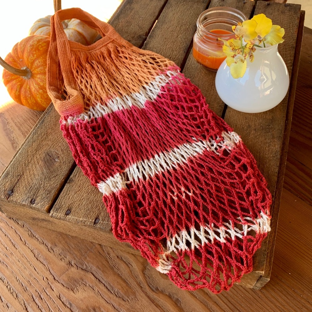 ✨HAND DYED NET STRING FRENCH MARKET BAG✨ - Picture 2 of 5
